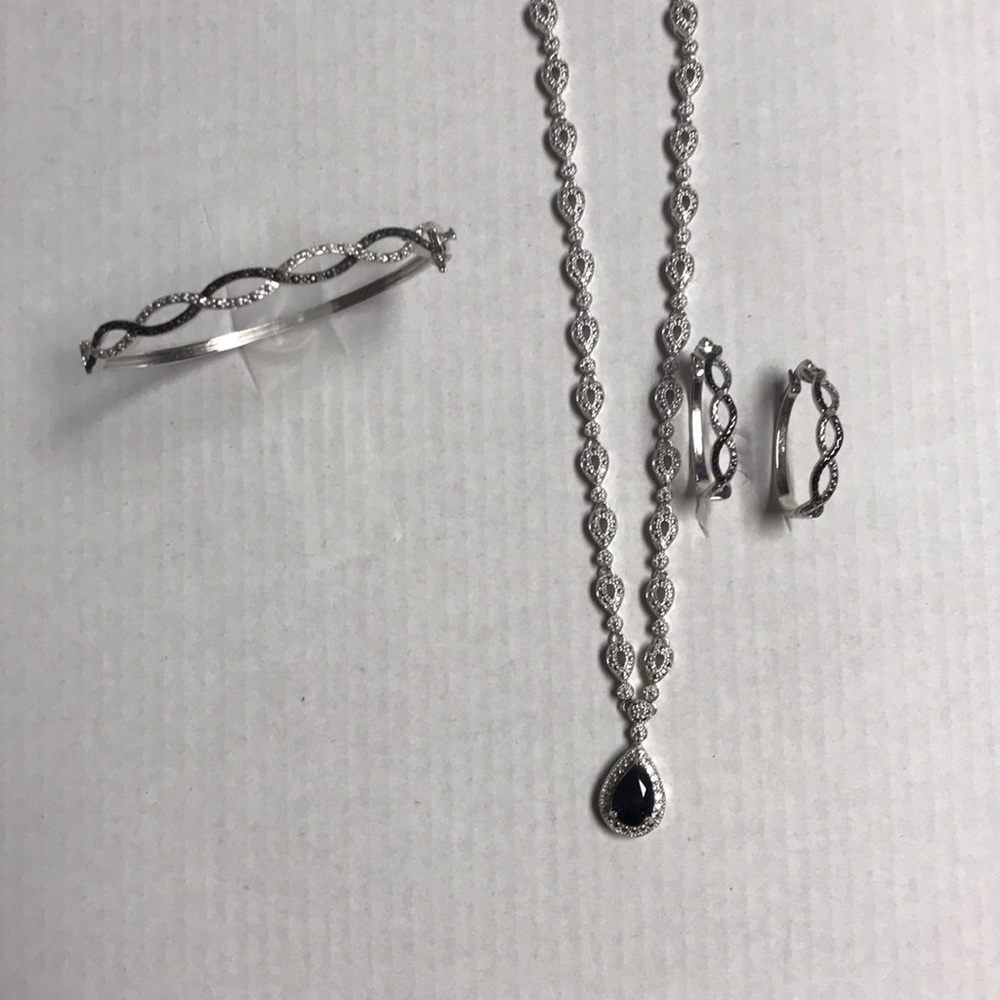 3 Piece Set - Necklace, Earrings, Bracelet